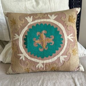Decorative pillow